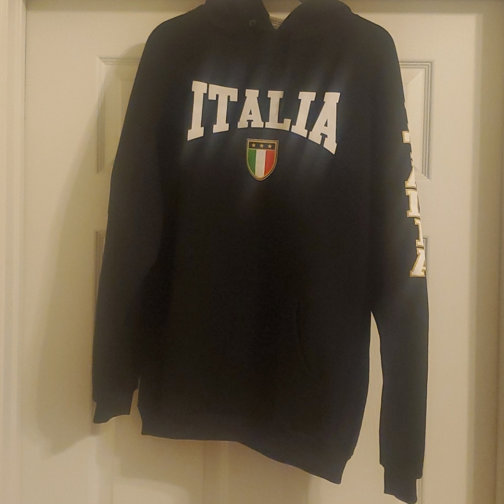 NWOT ITALY SWEATSHIRT